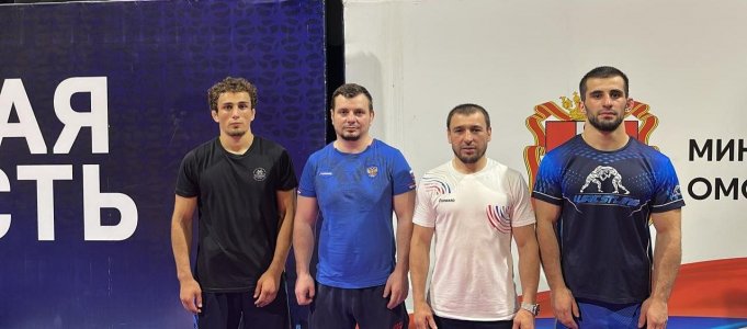 ​ЗОЛОТОЙ ТРИУМФ В ОМСКЕ: БОРЦЫ КЛУБА &laquo;АДИ АХМАД&raquo; ЗАВОЕВАЛИ ПУТЕВКИ НА ЧЕМПИОНАТ МИРА U-23