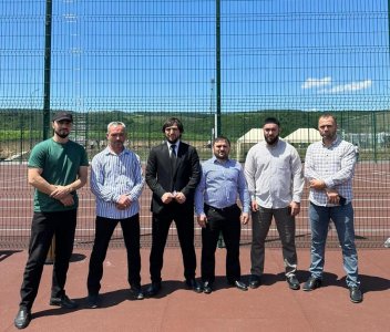РУСЛАН БЕЛХОРОЕВ ПРИНЯЛ УЧАСТИЕ В ОФИЦИАЛЬНОМ ОТКРЫТИИ ВОРКАУТ-ПЛОЩАДКИ В СЕЛЕНИИ АЛХАСТЫ